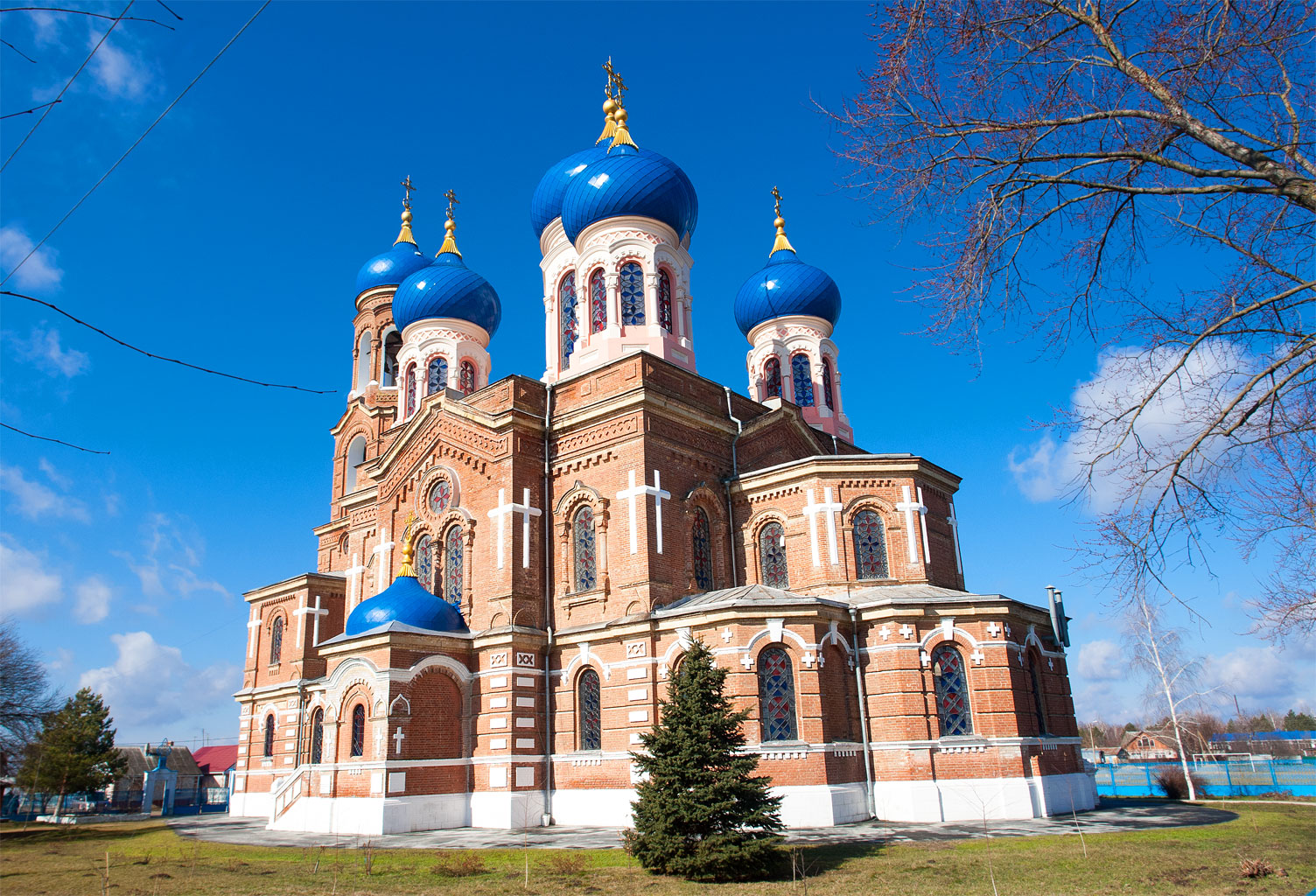 Усть лабинск некрасовская. Храм станица Воронежская Краснодарский край. Храм Рождества Пресвятой Богородицы станица Воронежская. Храм станица Воронежская Усть-Лабинск. Храм Невского Славянск.